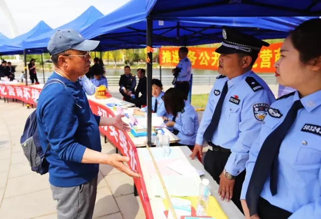 高新区开展政务公开日活动