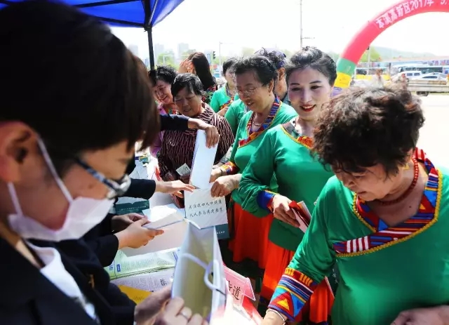 高新区开展政务公开日活动