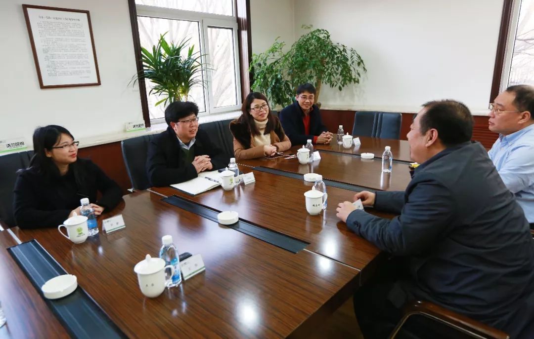 高新区负责同志会见美东医药董事长刘晓忠一行