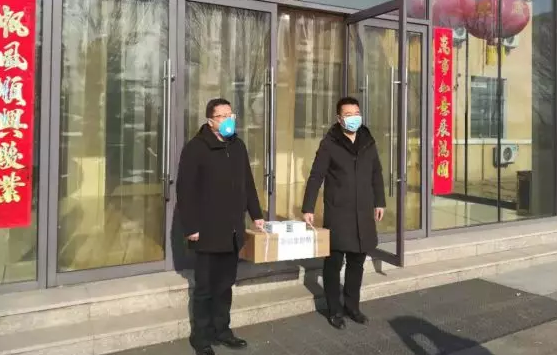 辽宁新宗康向高新区管委会捐赠消杀物资