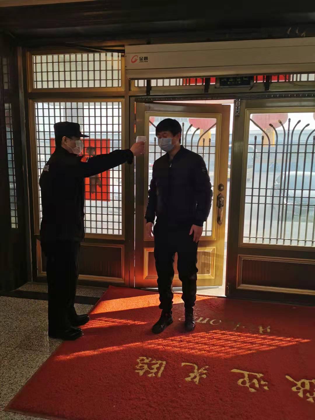 日月岛街道积极做好一线工作  场所安全防护工作