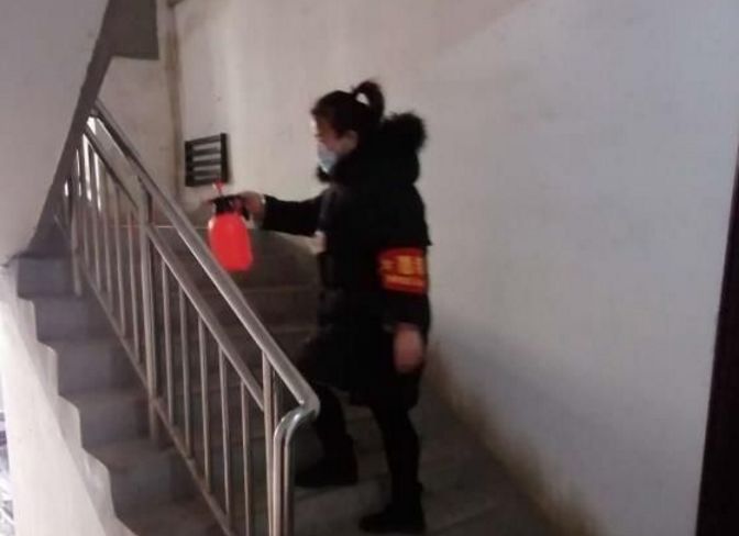 妈妈，我想跟你说说话……