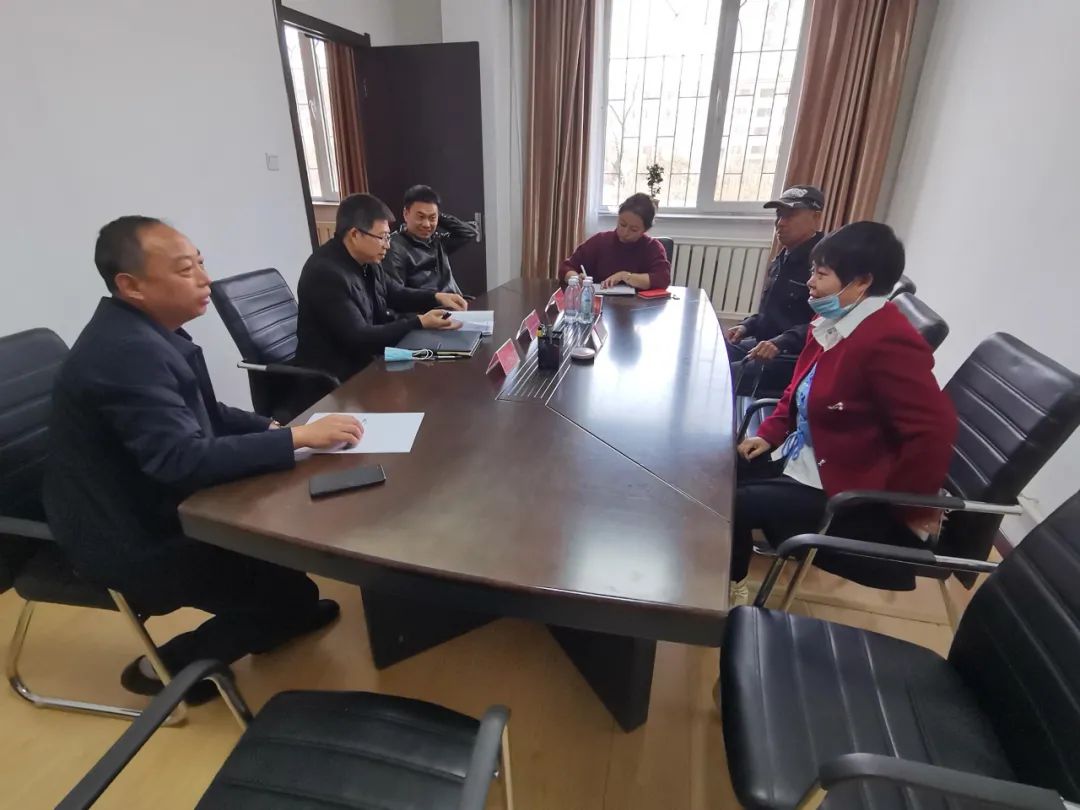 【药都要闻】本溪高新区党工委委员、管委会副主任黄代东到区信访接待大厅接待来访群众