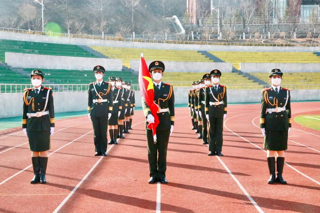 【疫情防控】坚定信心 同心战疫——沈阳药科大学的一场特殊升旗仪式