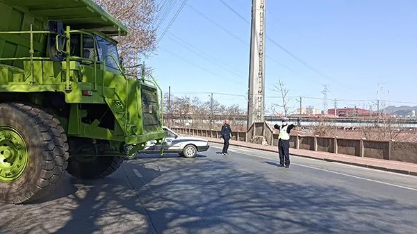 【药都要闻】高新区交警为企业送服务获赞誉