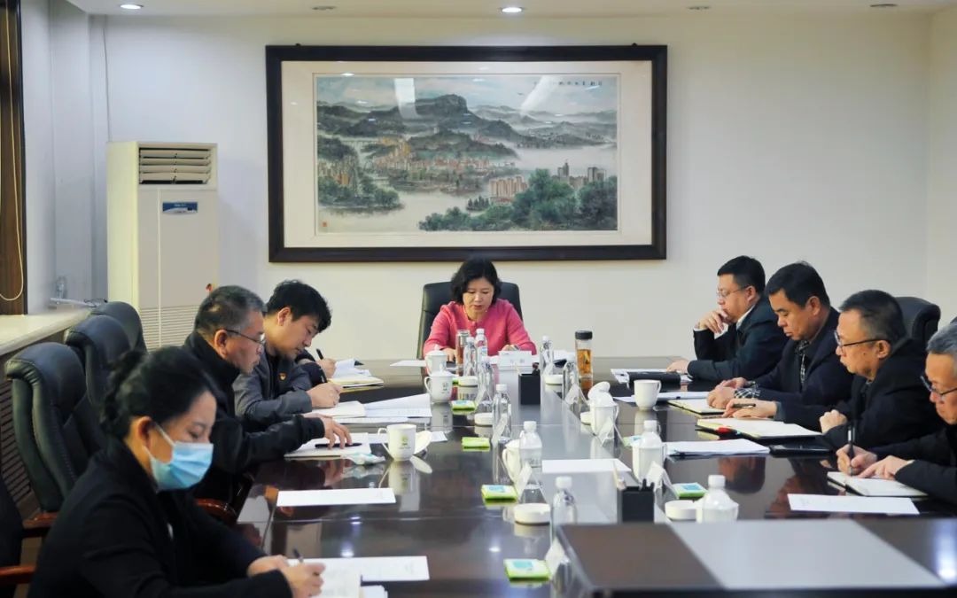 【药都要闻】高新区党工委理论学习中心组举行集中学习会 学习贯彻党的二十大精神