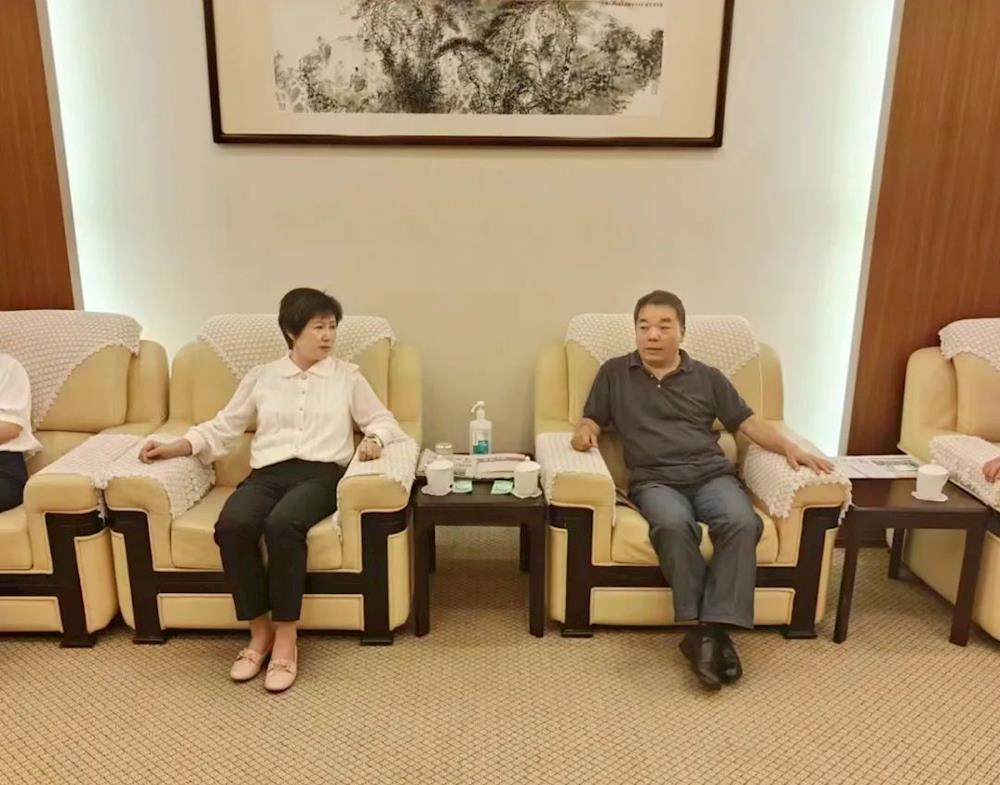 【药都要闻】方颖率队拜访人民政协报