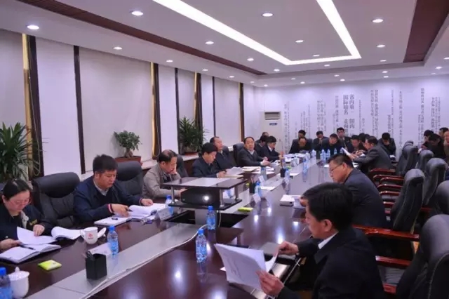 高新区召开领导班子会议 专题研究落实“中央7号文”和争做“五个发展”旗帜工作