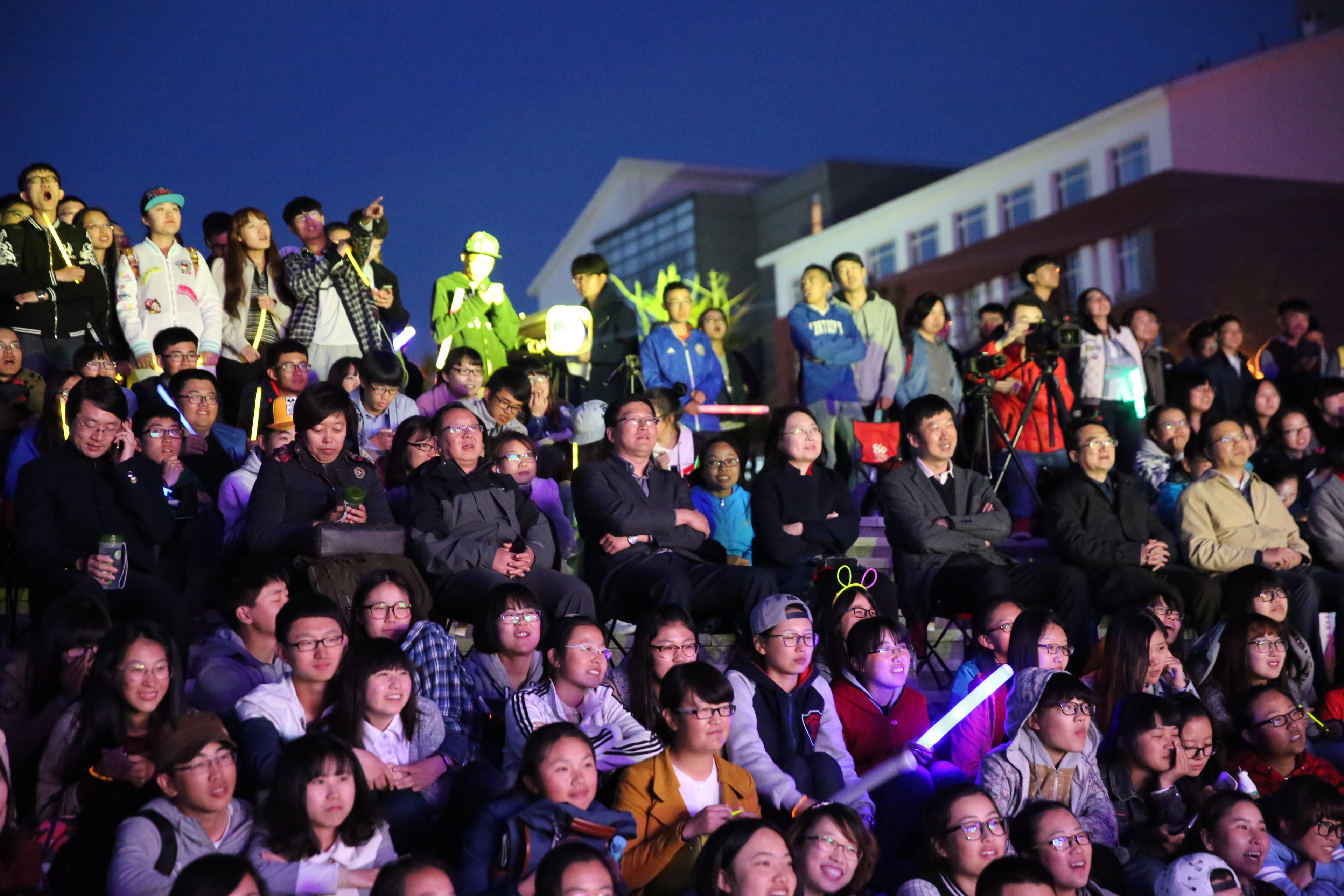 沈阳药科大学举行纪念“五四”专场文艺演出