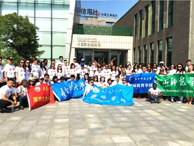 百名外国留学生参观中国药都