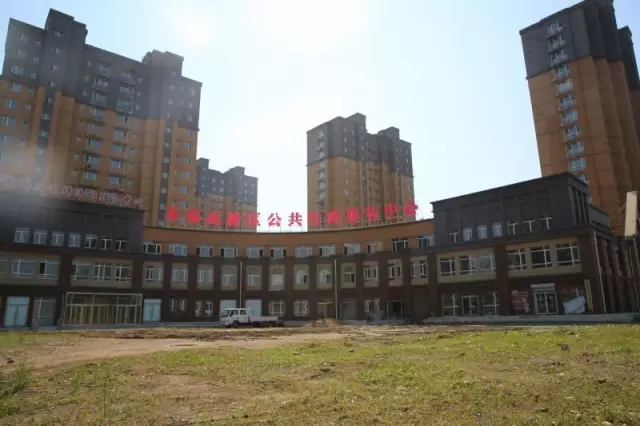 高新区行政服务中心门前广场建设工程开工