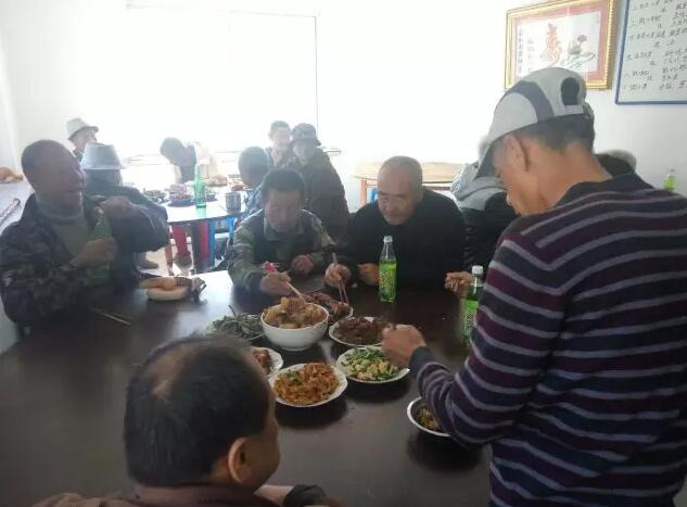 高新区开展重阳节走访慰问五保老人及90周岁以上高龄老人活动