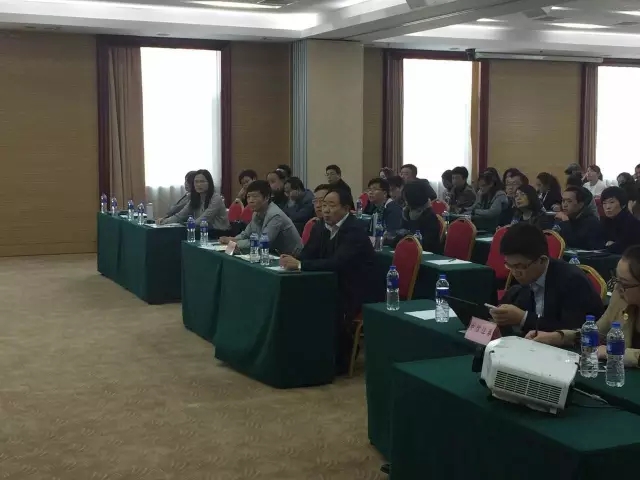 高新区举办新三板上市及企业投融资培训会