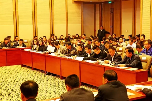 高新区邀请企业和高校评议营商环境建设工作