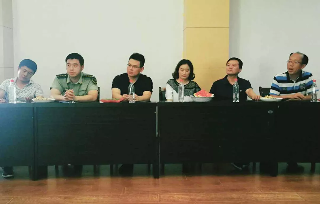 高新区工商联迎“八一”慰问消防官兵