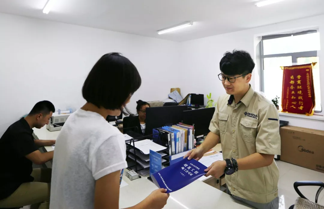 高新区高效集中审批改革激发企业发展活力 “3550”小细节为项目建设大环境加分